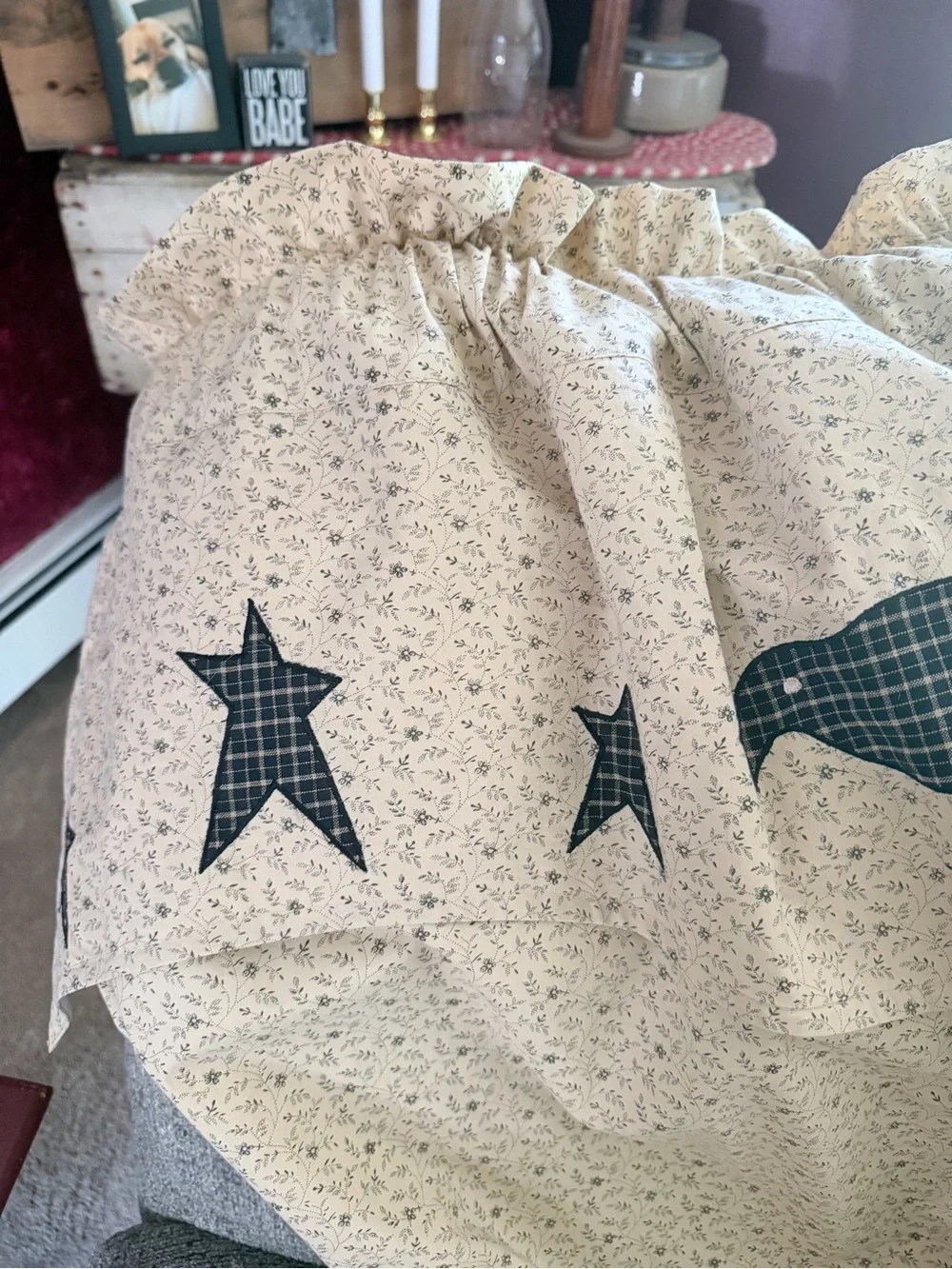 Kettle grove country curtains w/attached appliqué crow &star valance 40x84 tan
